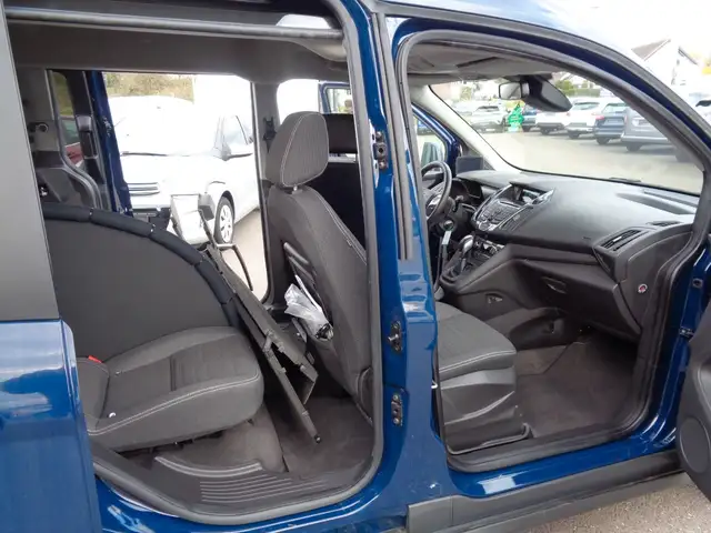 Ford Tourneo view 6