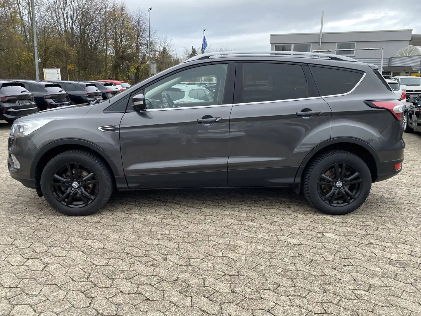 Ford Kuga Kuga NAVI/SHZ+LHZ/BHZ.Fronts/2-Zonen KLIMA/PDC v+ Schwarz - 2