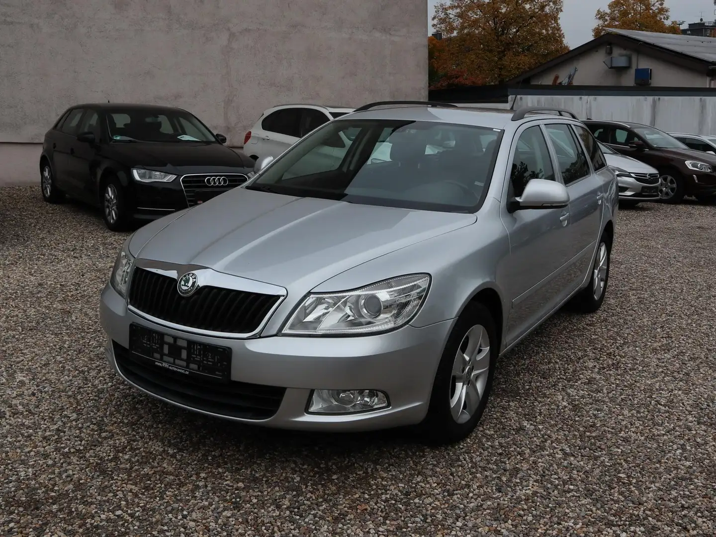 Skoda Octavia Octavia Combi Elegance*Leder*Klima*AHK*Automatik* Silber - 1