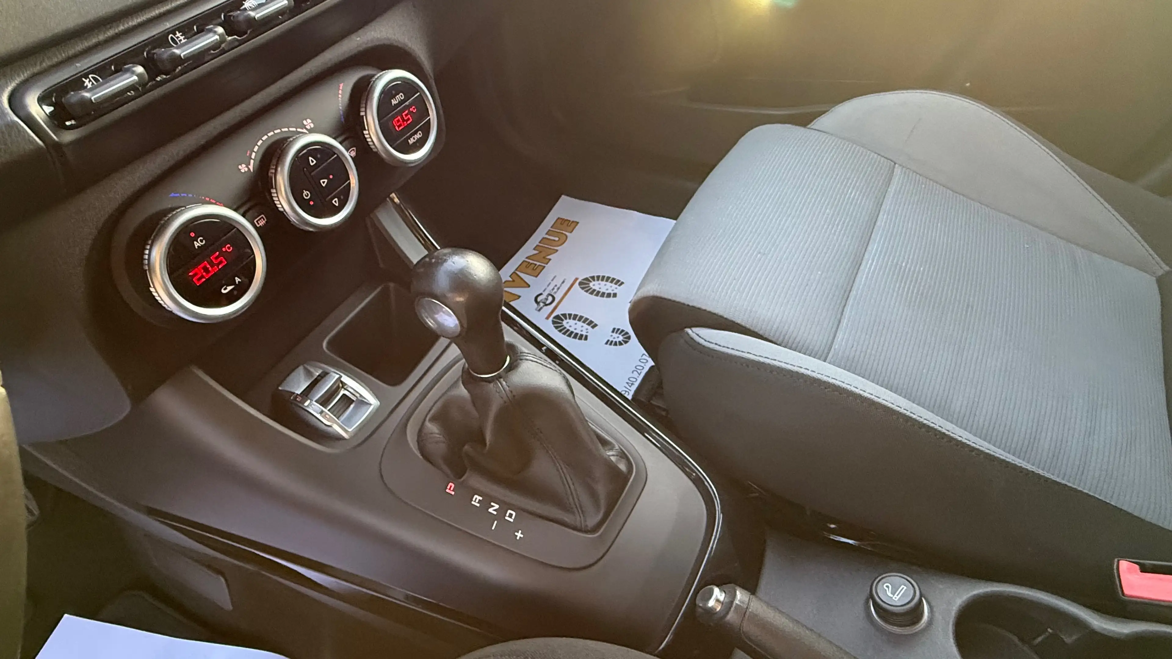 Alfa Romeo Giulietta 1.4 TB / BOITE AUTOMATIQUE / AIRCO / GARANTI 1 AN — photo 12