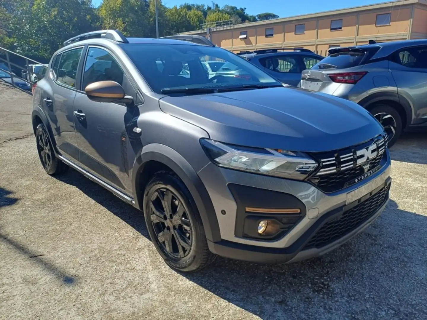 Dacia Sandero STEPWAY 1.0 TCE EXTREME ECO-G 100CV CAM PACKSAFETY Grigio - 1
