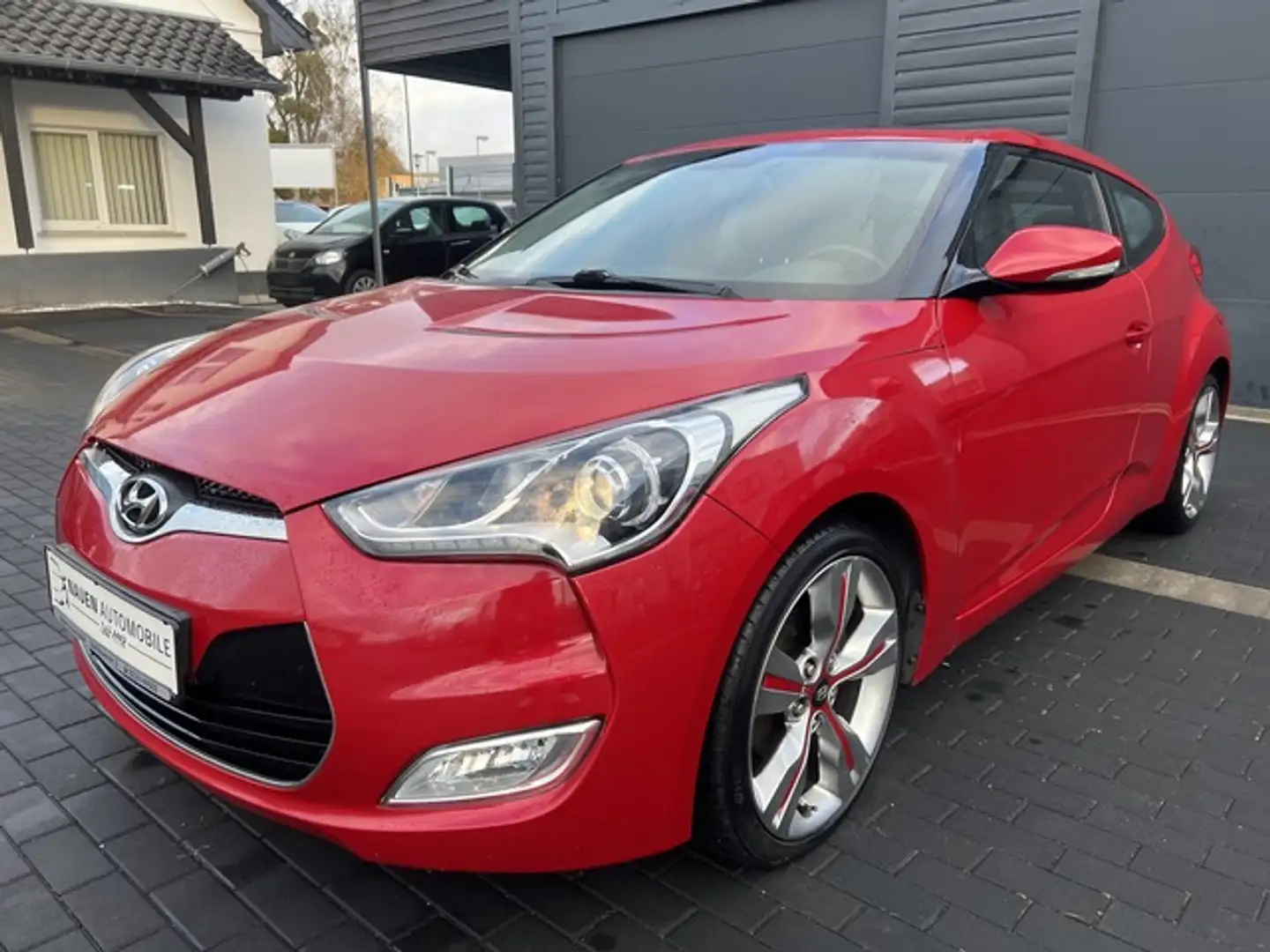 Hyundai VELOSTER Veloster Premium+SHZ+AUTOMATIK+Panoramadach+WR+ Červená - 1