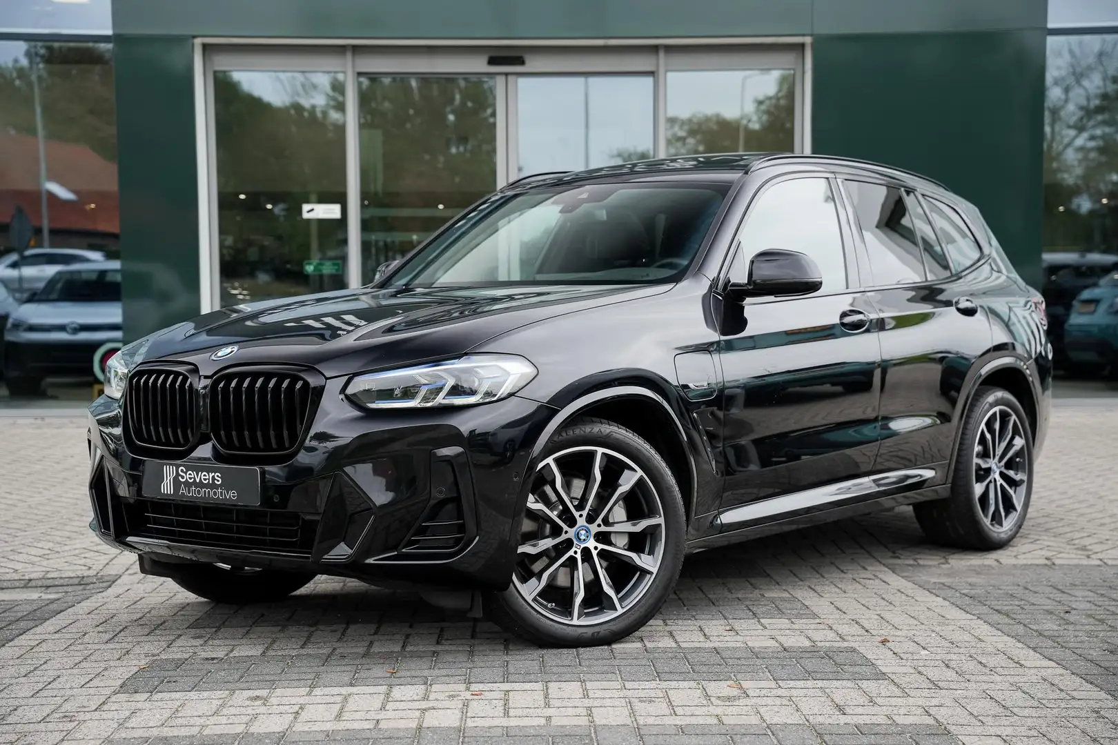 BMW X3 xDrive30e M Sportpakket | Panoramadak | Trekhaak | Zwart - 2