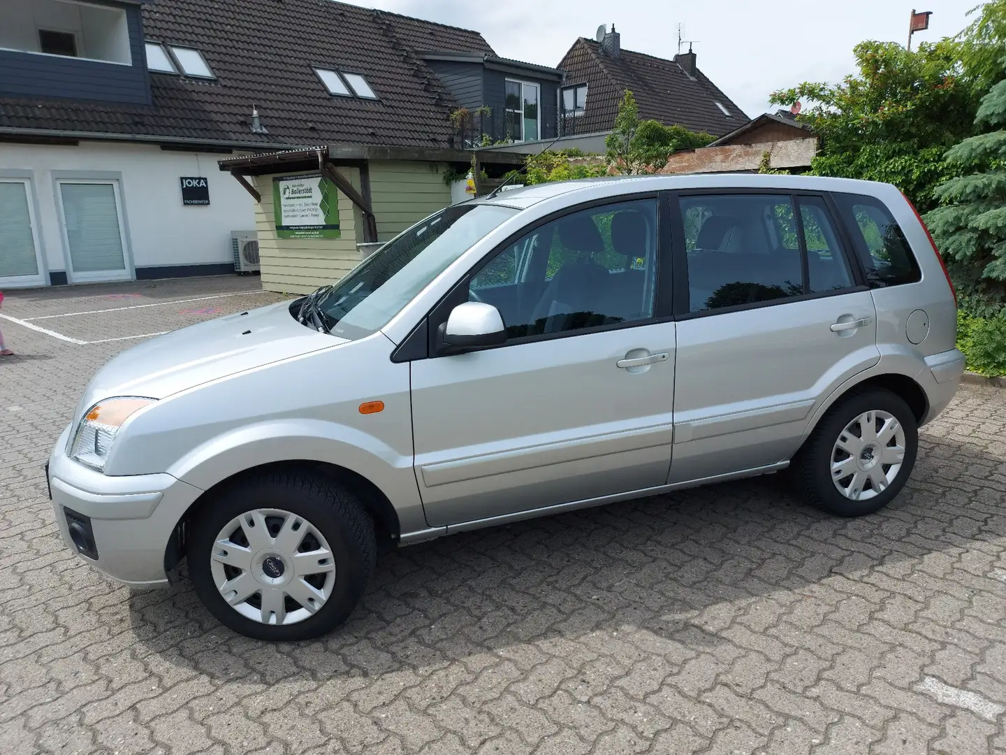 Ford Fusion Trend - Winterpaket, wenig KM, TÜV noch 1 Jahr Silber - 2