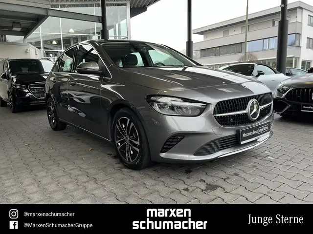 Mercedes-Benz B-Class view 3
