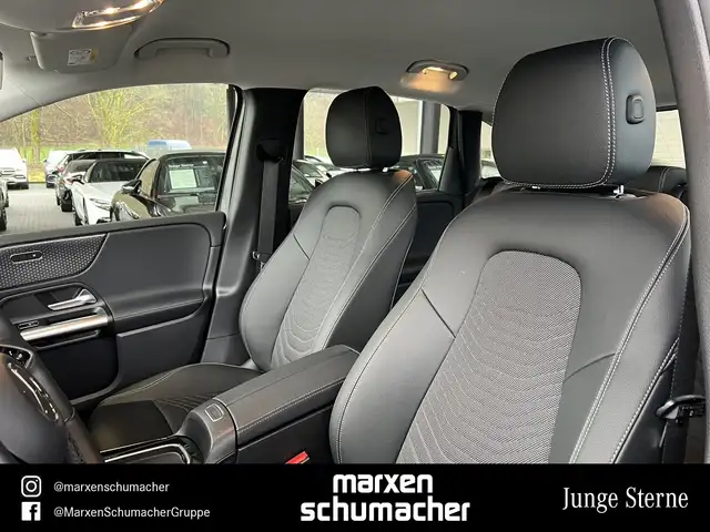 Mercedes-Benz B-Class view 9