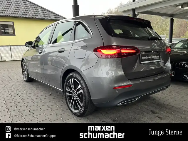 Mercedes-Benz B-Class view 6