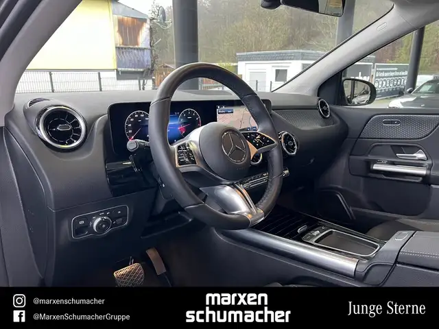 Mercedes-Benz B-Class view 8