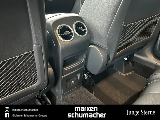 Mercedes-Benz B-Class view 12