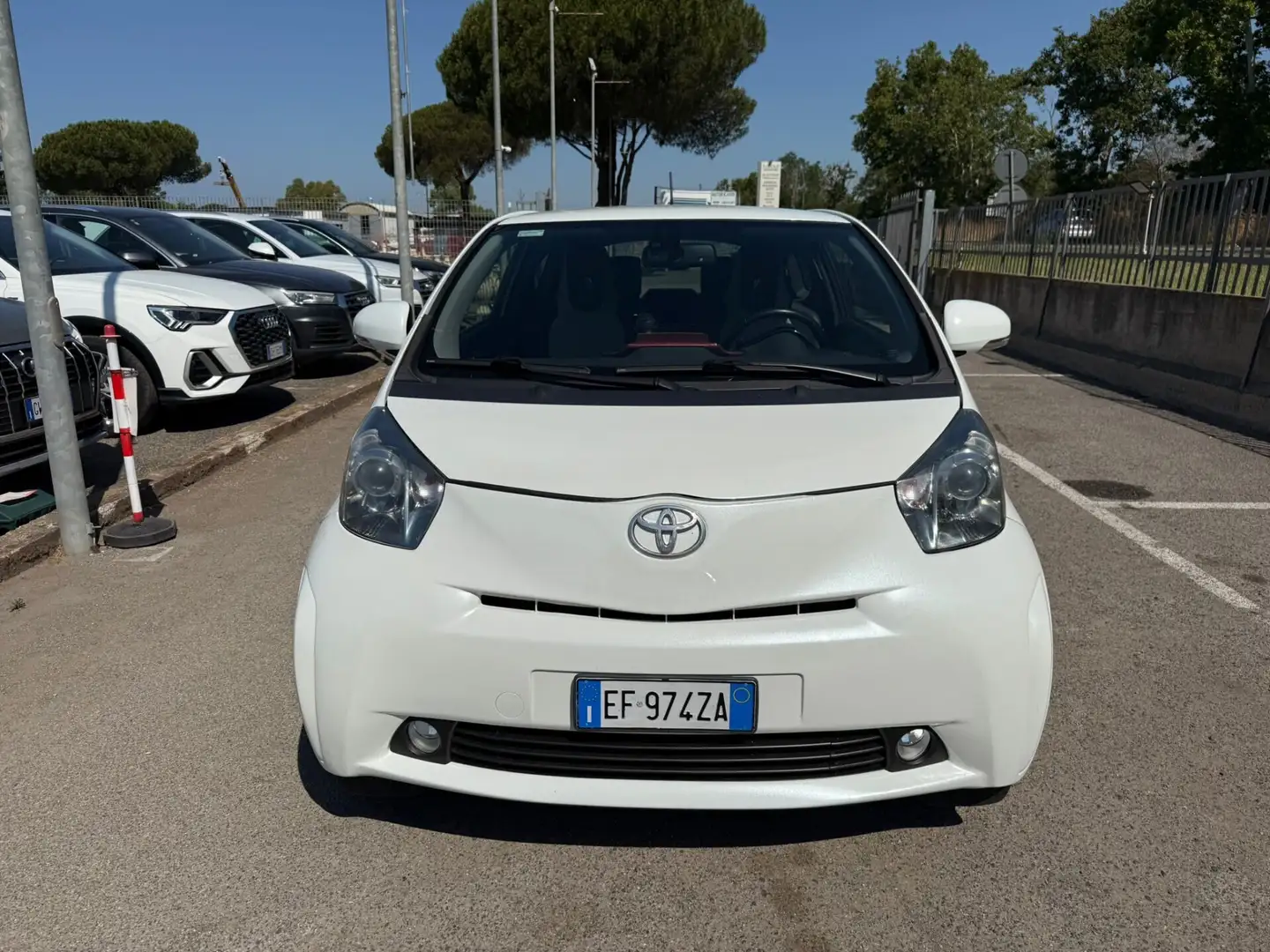 Toyota iQ 1.3 Executive Bianco - 2