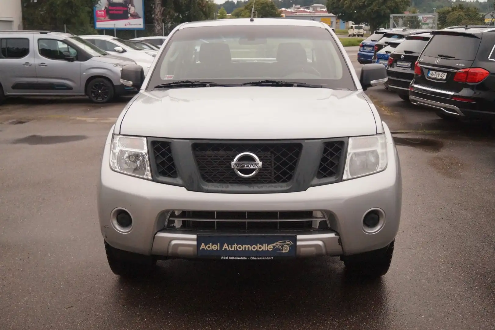 Nissan Navara Pickup Double Cab XE 4X4 Argent - 2