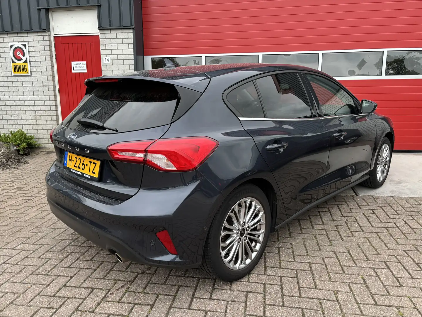 Ford Focus 1.0 EcoBoost Titanium Business FULL LED / KEYLESS Blauw - 2