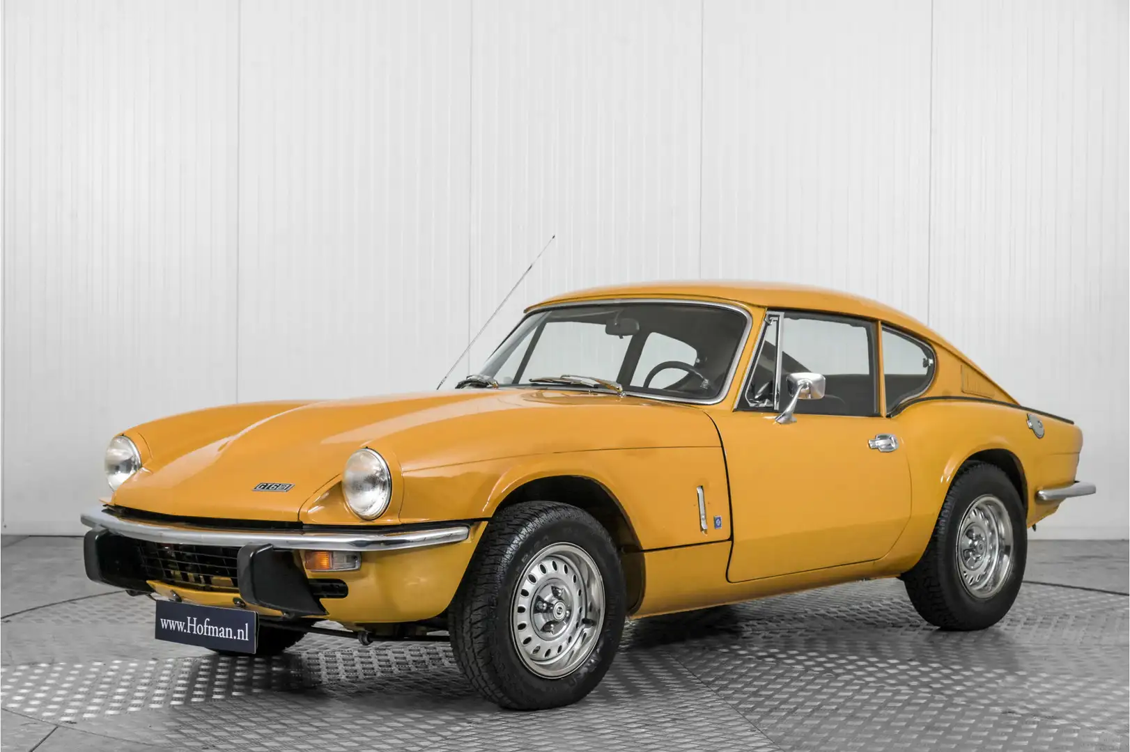 Triumph GT6 MK 3 . Amarillo - 1