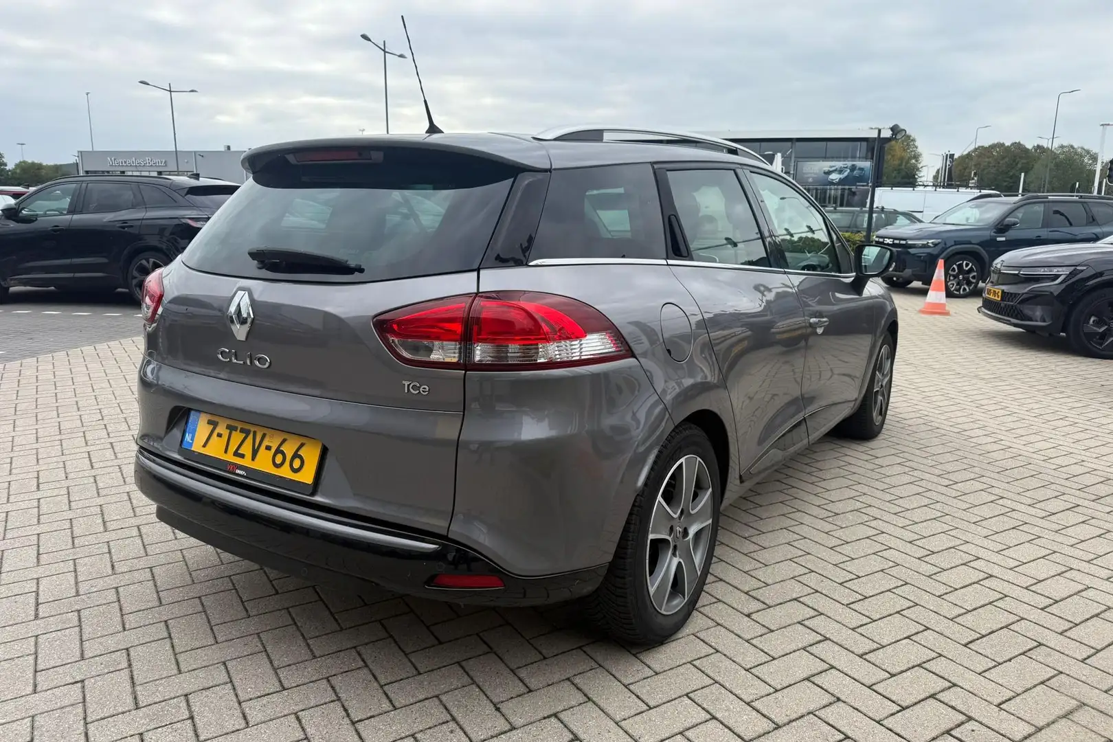 Renault Clio Estate TCe 90 Night&Day | Camera | 47.577 km!! Gris - 2