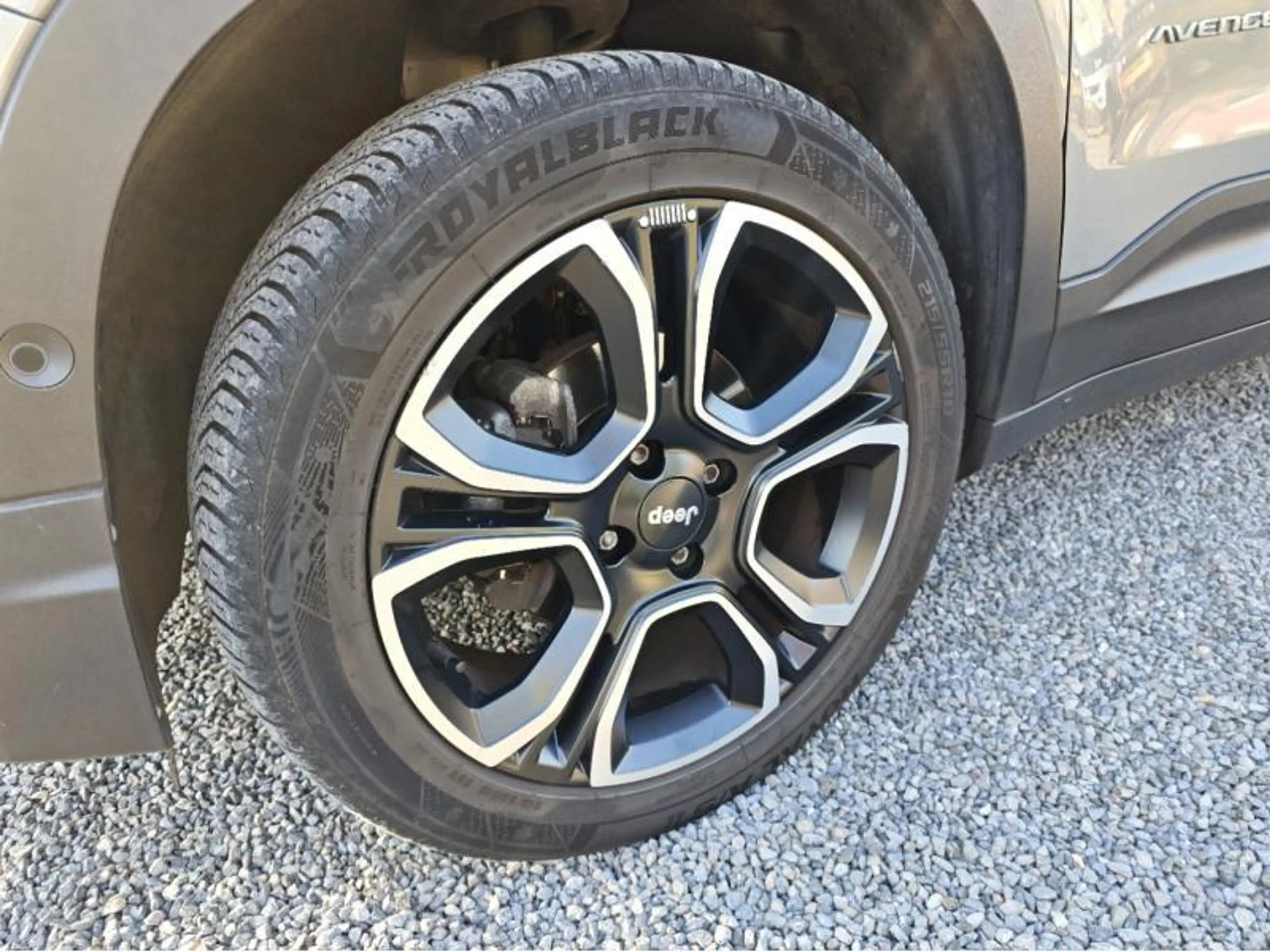 Jeep Avenger Altitude — photo 5