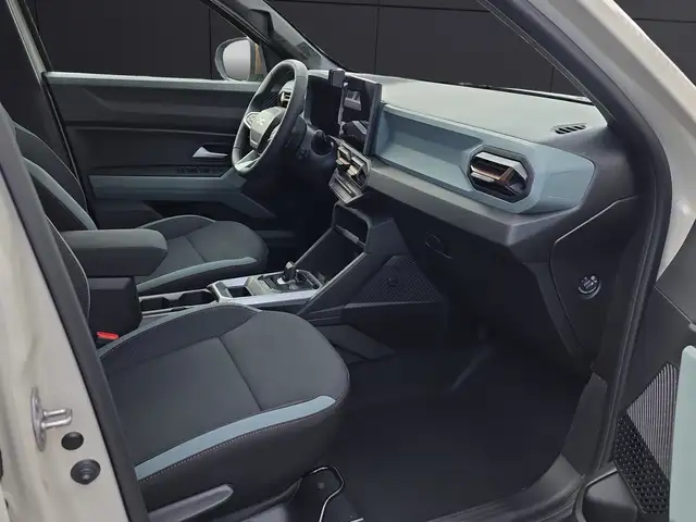 Dacia Duster view 6