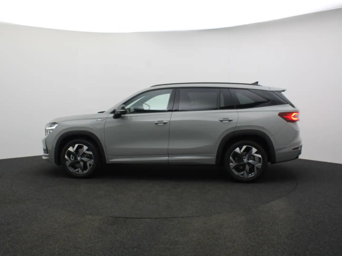 Skoda Kodiaq 1.5 TSI MHEV 150pk Sportline Business Gris - 2