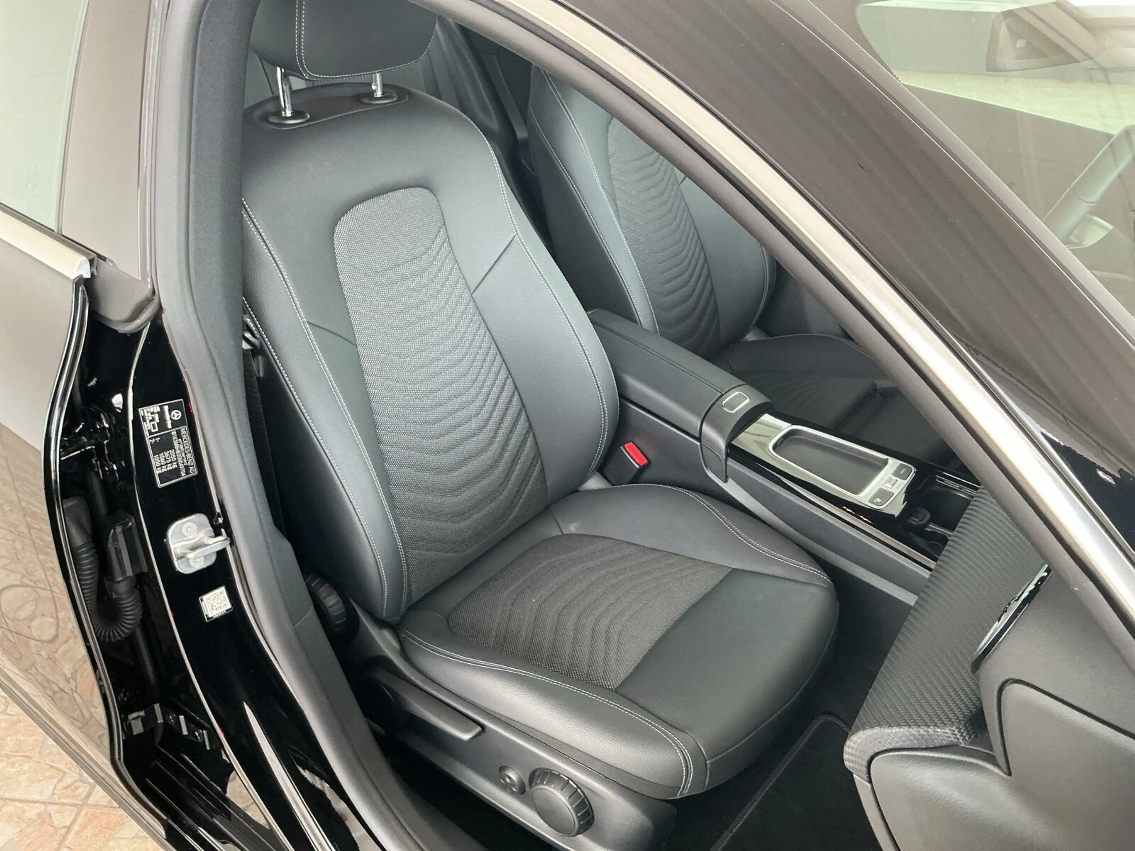 Mercedes-Benz CLA 200 CLA 200 SB Navi/Kamera/Klima/LED/Park-Assist. — photo 12