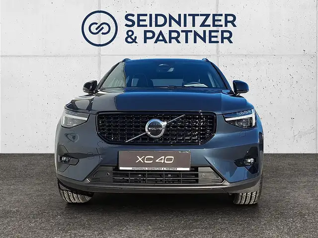 Volvo XC40 B3 Plus Dark Aut. Ansicht 2