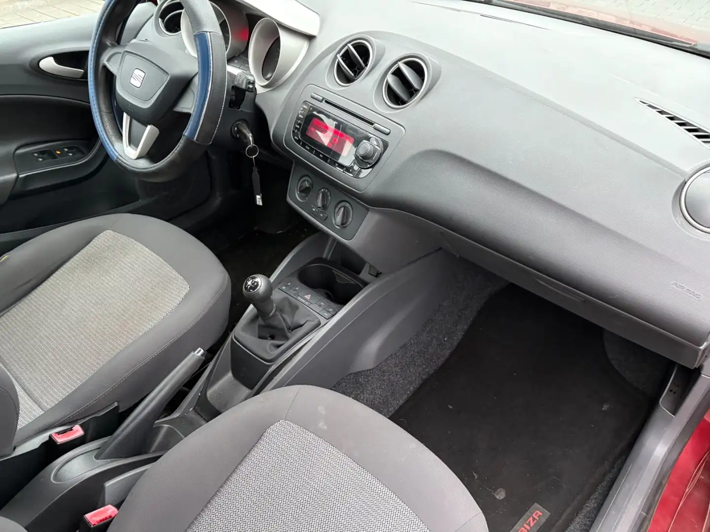 SEAT Ibiza Lim. Stylance *TÜV knapp 1 Jahr Rot - 2