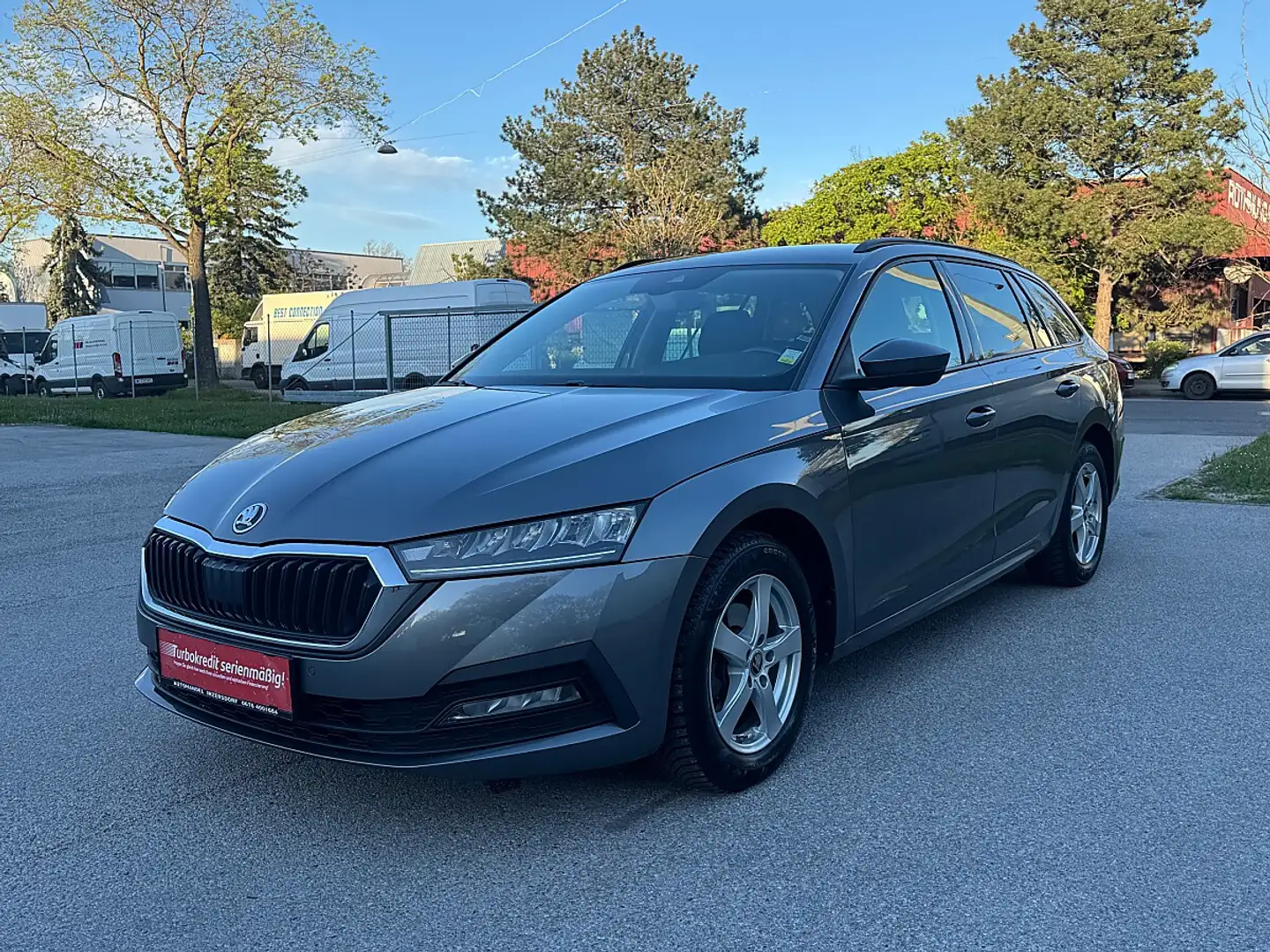 Skoda Octavia Combi 2,0 TDI Ambition DSG / 1BESITZ /  AMBIENT... Grau - 1