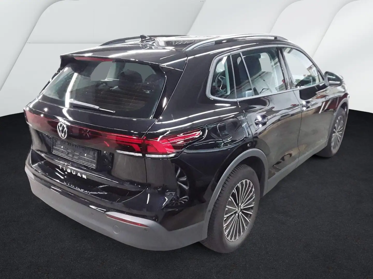 Volkswagen Tiguan Life 2,0 l TDI SCR DSG  Navi Schwarz - 2