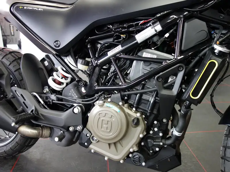 Husqvarna Svartpilen - foto 7