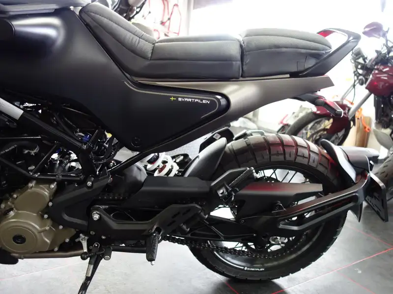 Husqvarna Svartpilen - foto 3