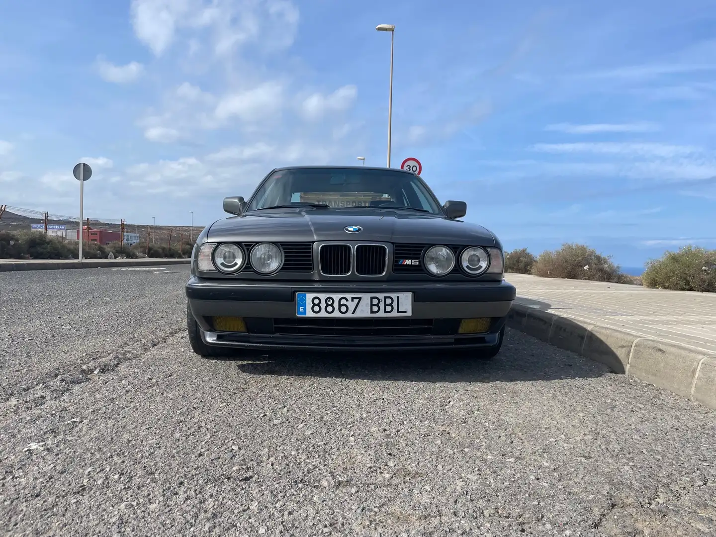 BMW M5 E34 siva - 1