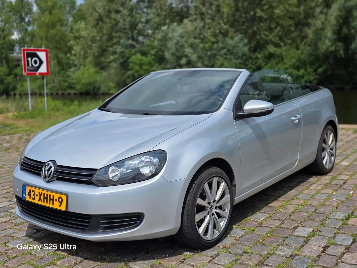 Volkswagen Golf Cabriolet 1.2 TSI BlueMotion Cabriolet 2e eigenaar dealer on Grijs - 2