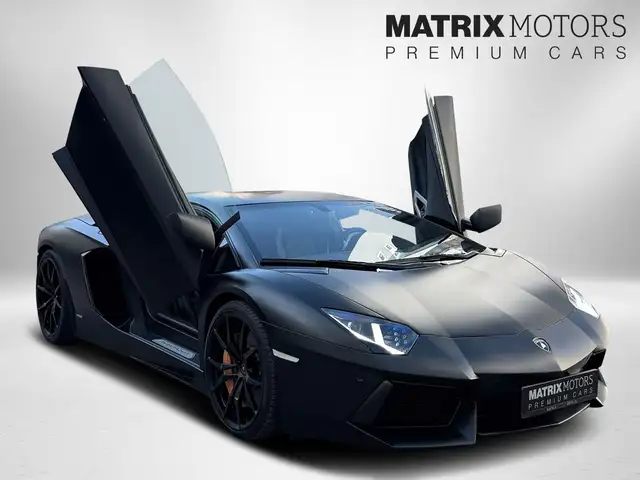 Lamborghini Aventador view 17