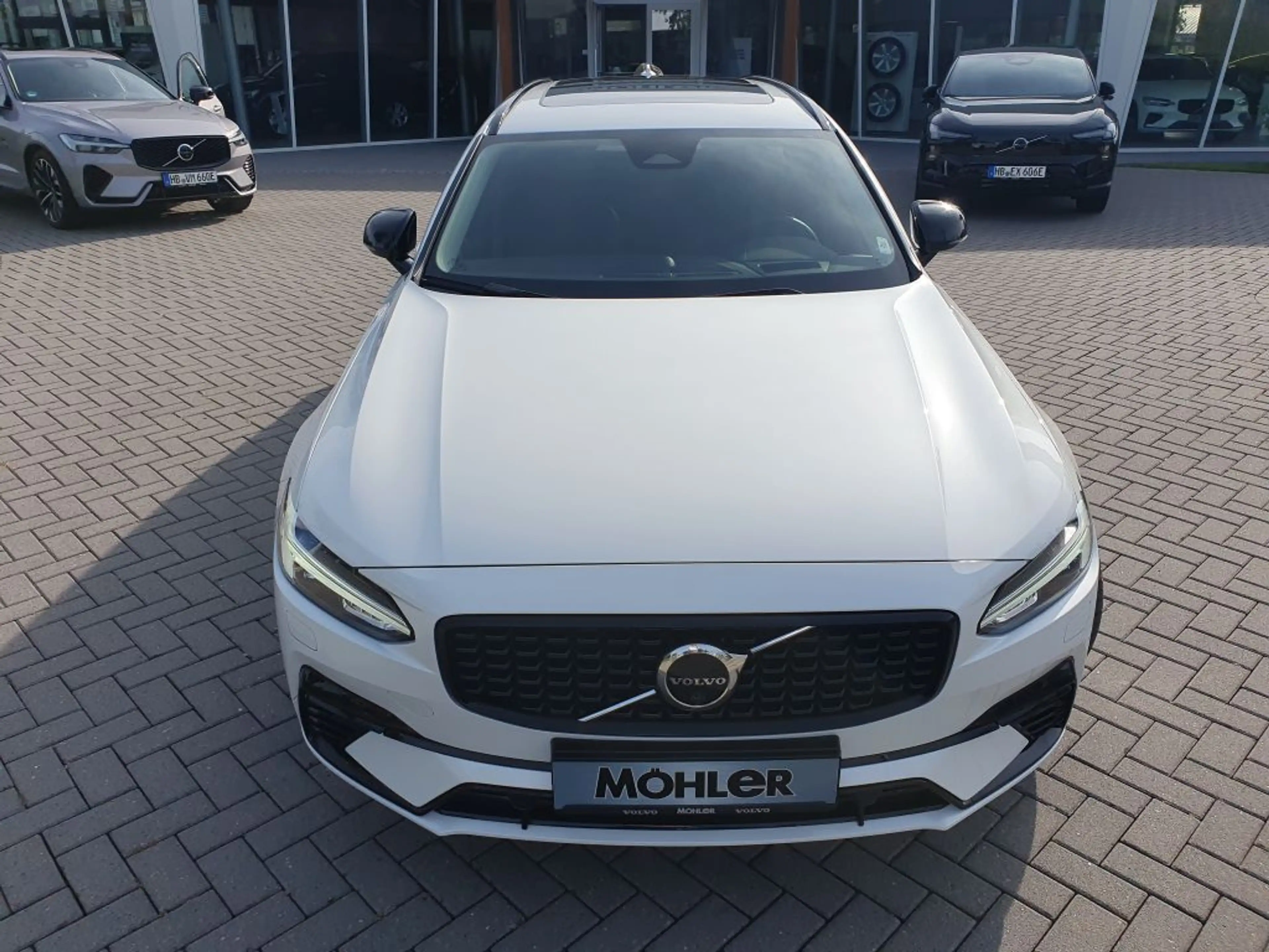 Volvo V90 T8 Recharge AWD Ultimate Dark — photo 4