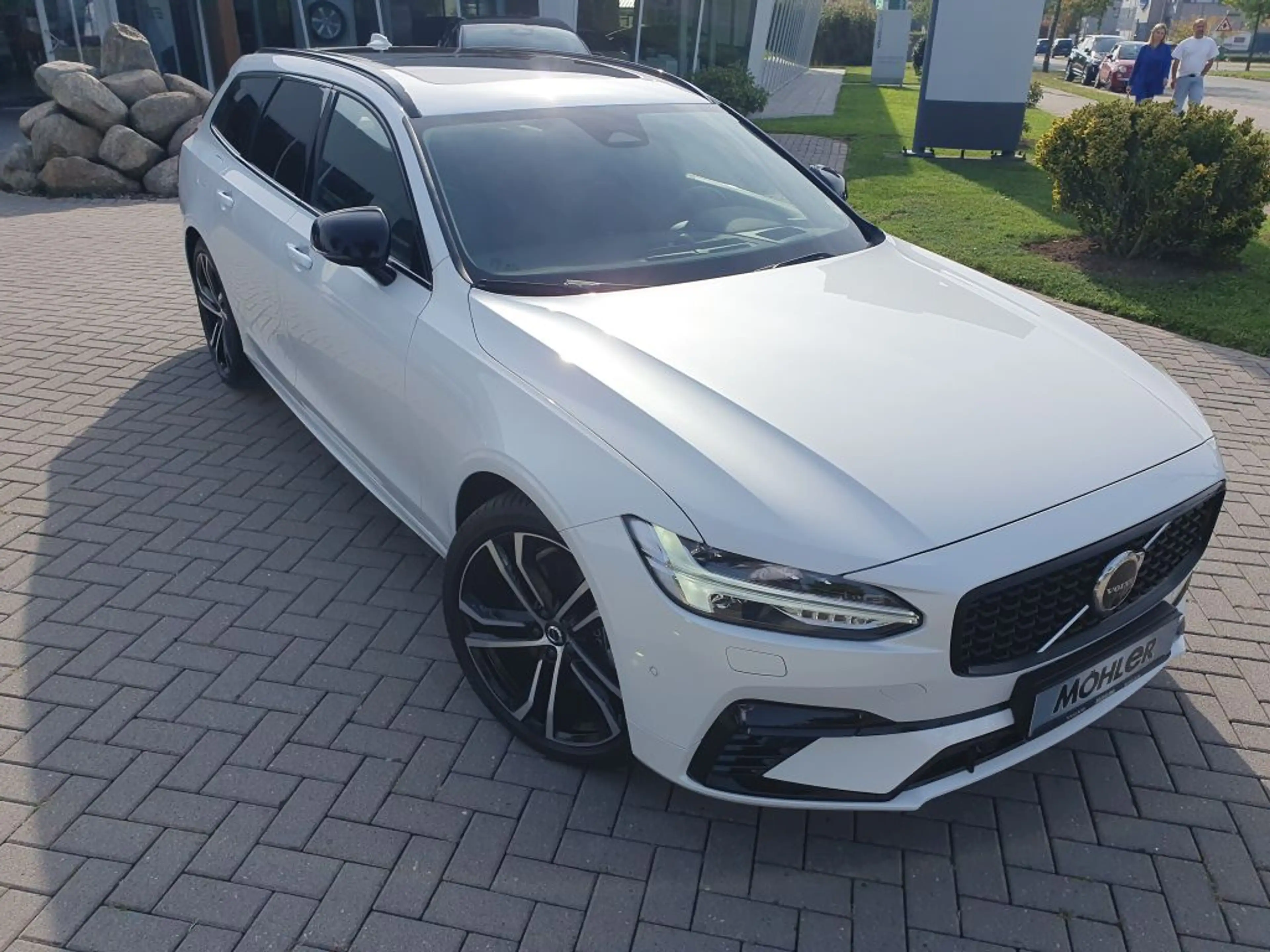 Volvo V90 T8 Recharge AWD Ultimate Dark — photo 3