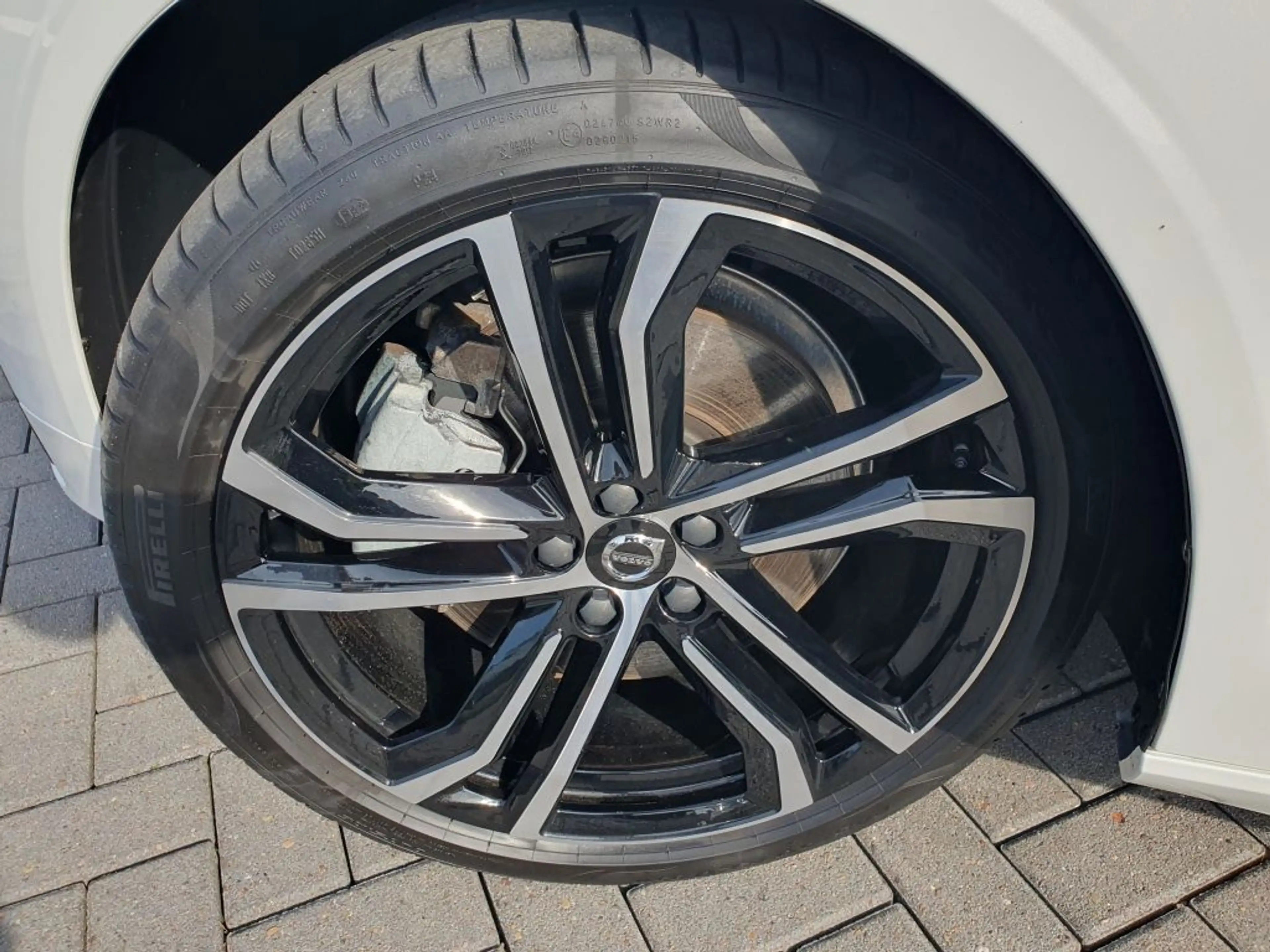 Volvo V90 T8 Recharge AWD Ultimate Dark — photo 15