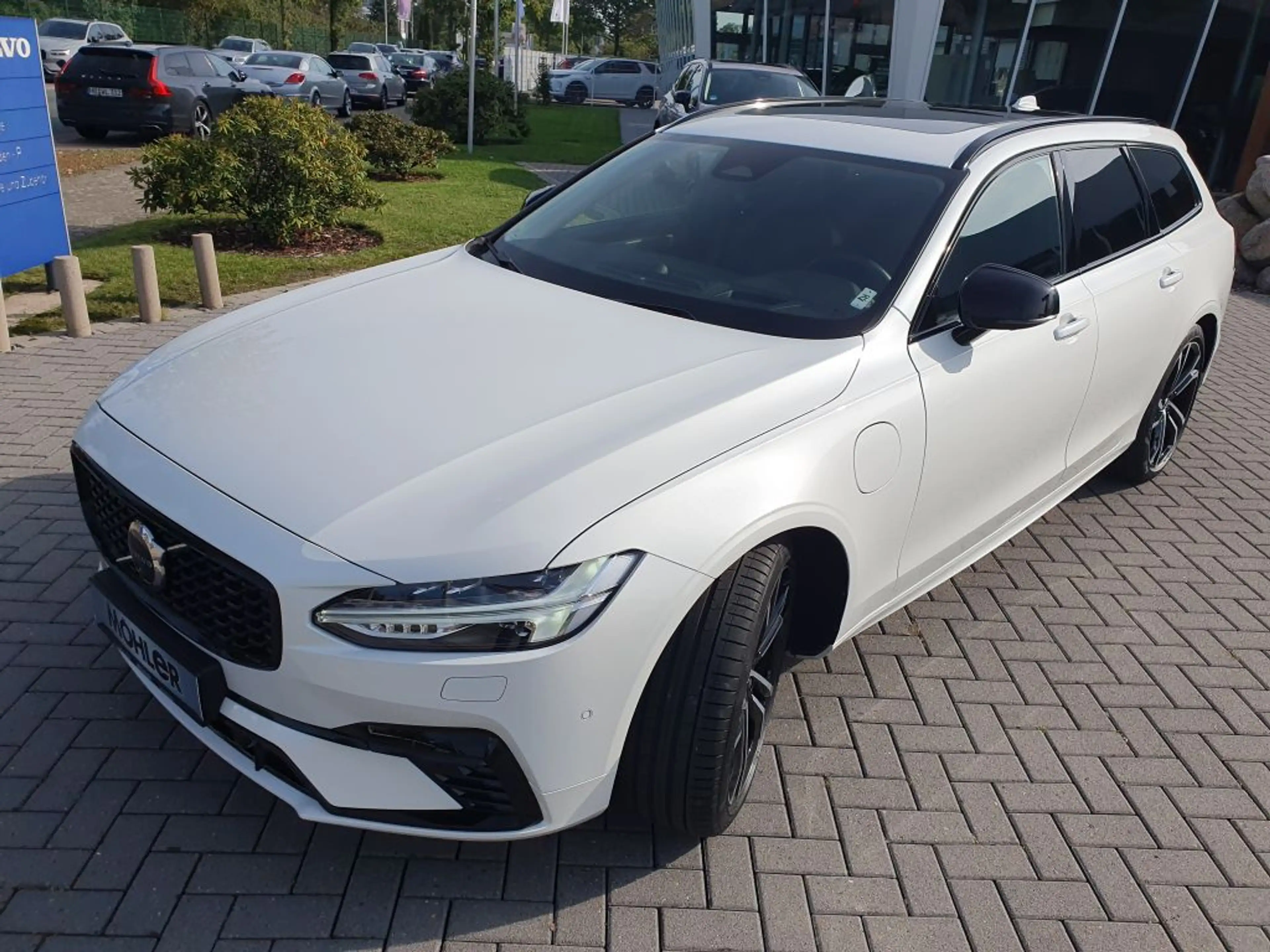Volvo V90 T8 Recharge AWD Ultimate Dark — photo 5