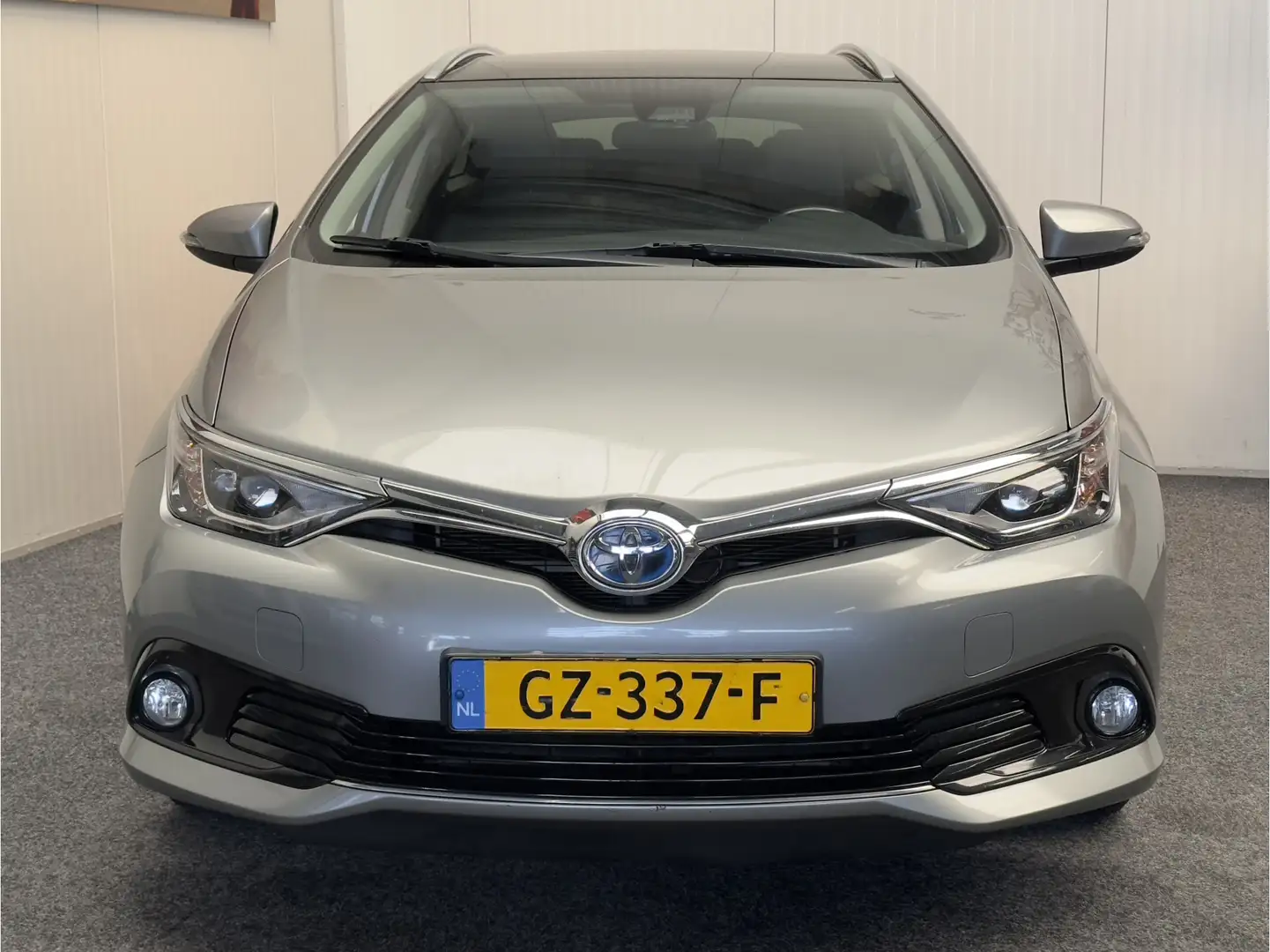 Toyota Auris TOURING 1.8 HYBRID LEASE PRO NAVIGATIE CRUISE CONT Grijs - 2
