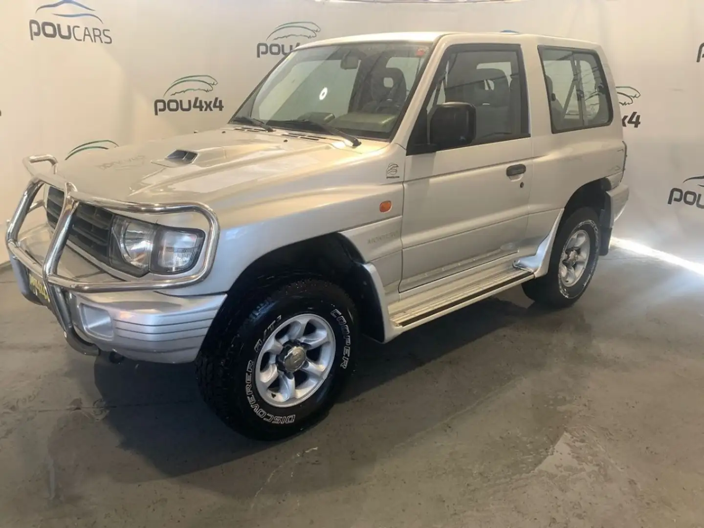 Mitsubishi Montero Corto 2.8 Tdi GLS Plus Rojo - 1