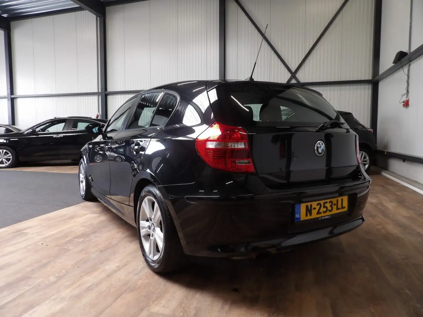 BMW 120I 5 drs - ecc - 6 bak - in nieuwstaat!! Negru - 2
