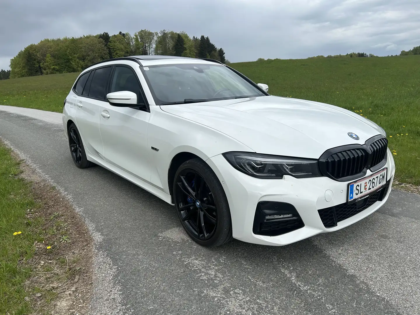BMW 330 330e PHEV xDrive Touring Aut. - 2