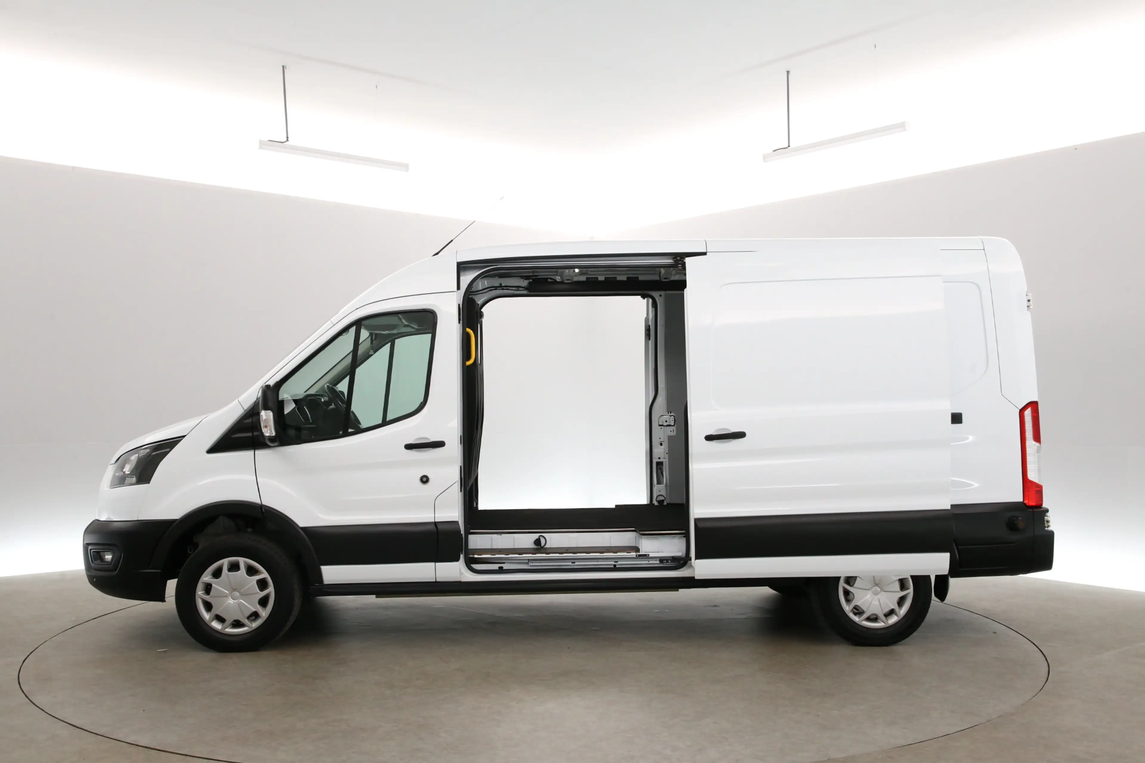 Ford E-Transit L3H2 68 kWh | Snelladen | SOH 93% | Camera | Clima — photo 4