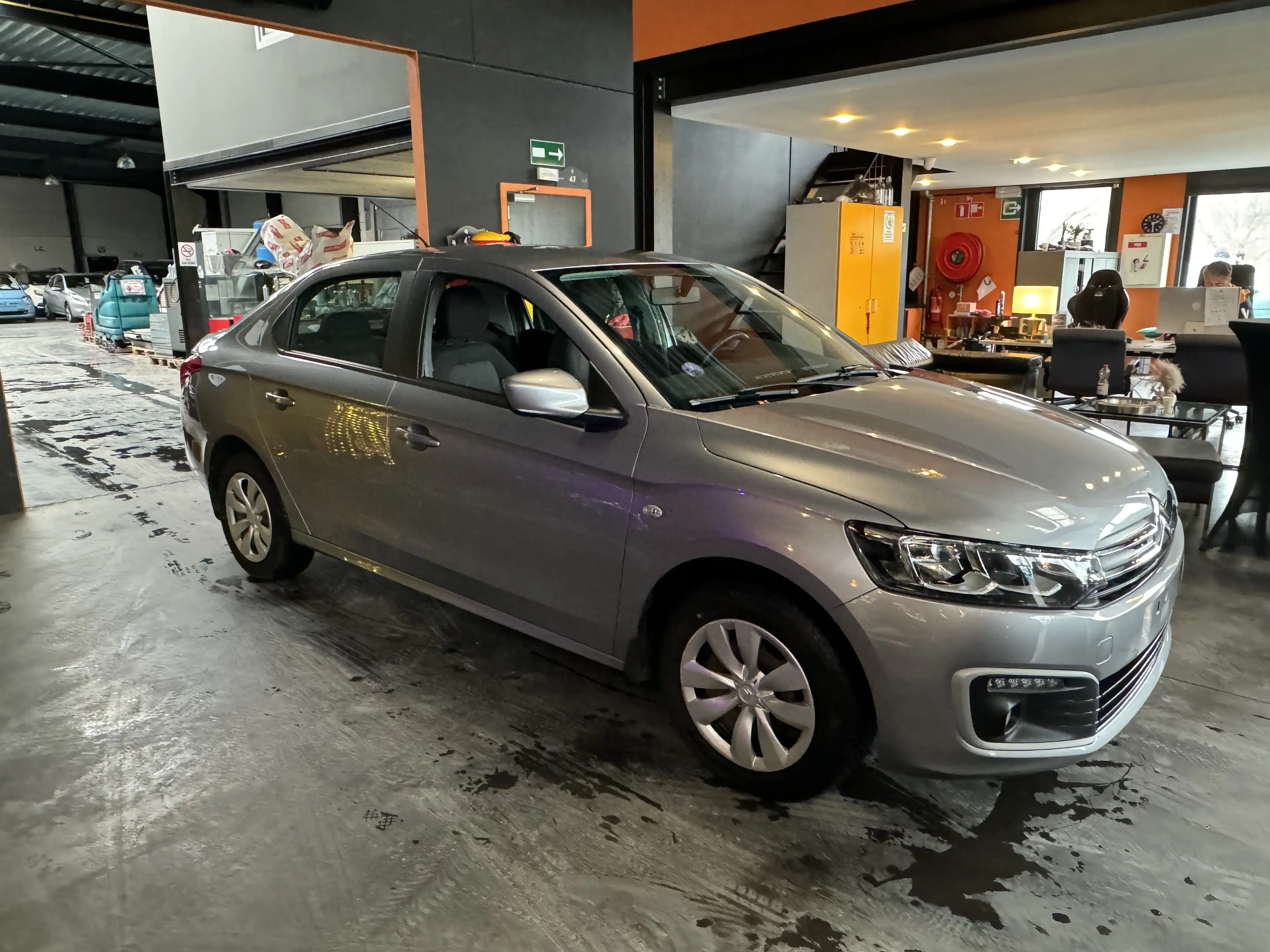 Citroen C-Elysée 1.2i - A/C - MEDIA/TEL - LIM/REG - NAVI - CAMERA R — photo 2