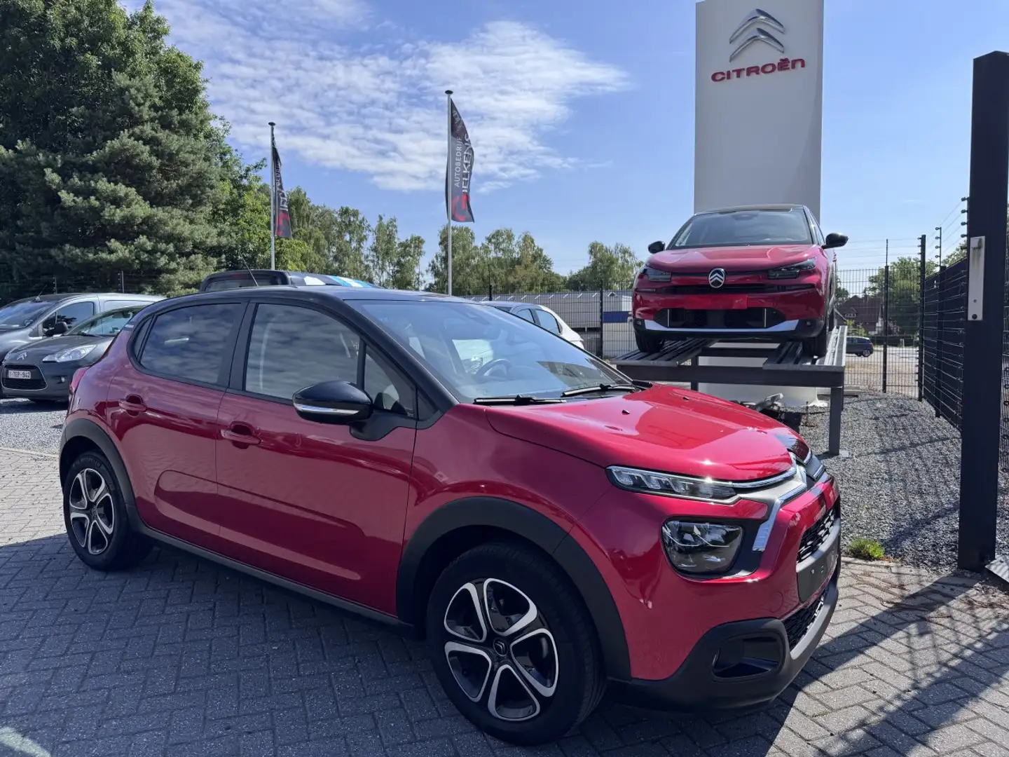 Citroen C3 1.2 Turbo 110 Feel Rood - 1