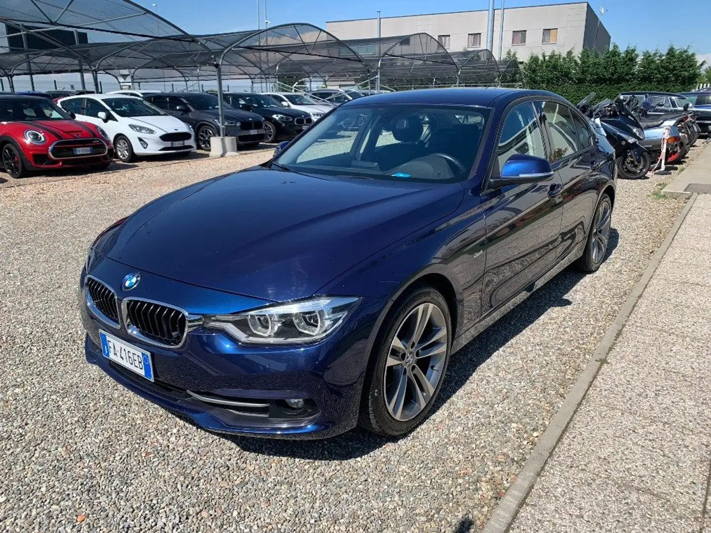BMW 318 d Business aut.*SPORT* Azul - 1