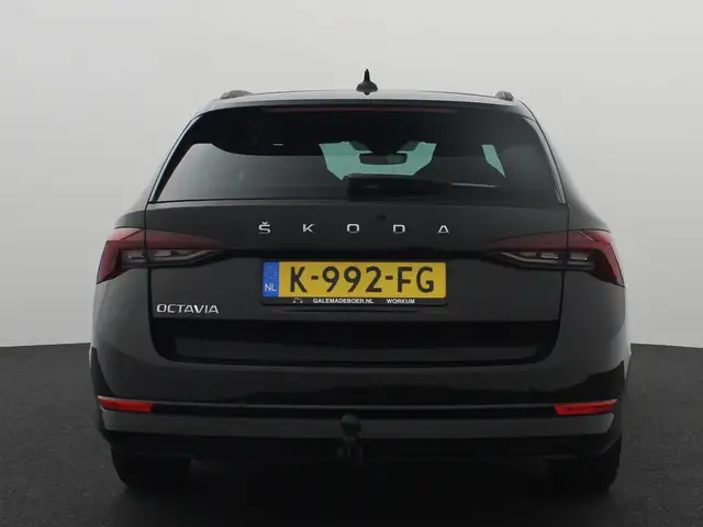 Skoda Octavia view 4