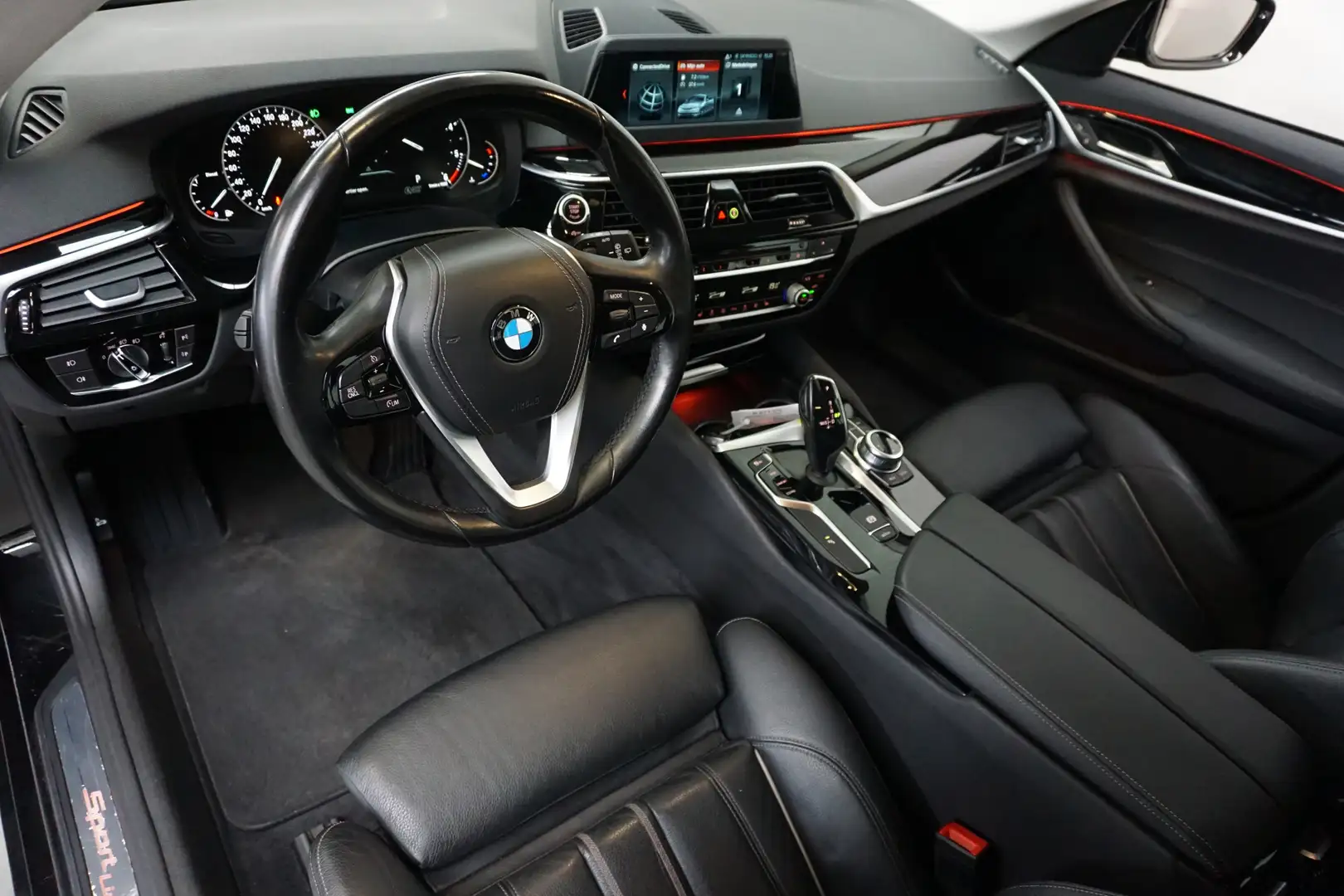 BMW 520 5-serie Touring 520d High Executive 190 PK! AUTOMA Zwart - 2