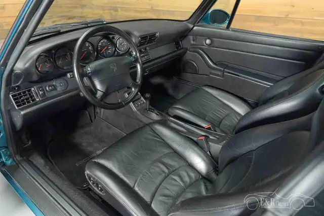 Porsche 911 view 2