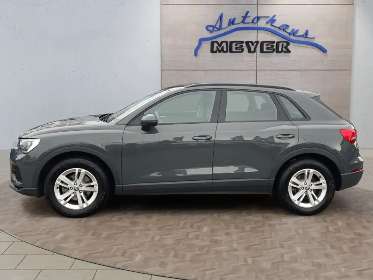 Audi Q3 35TFSI 150PS aAHK/LED/Navi/Kamera/Sitzhz. Gris - 2