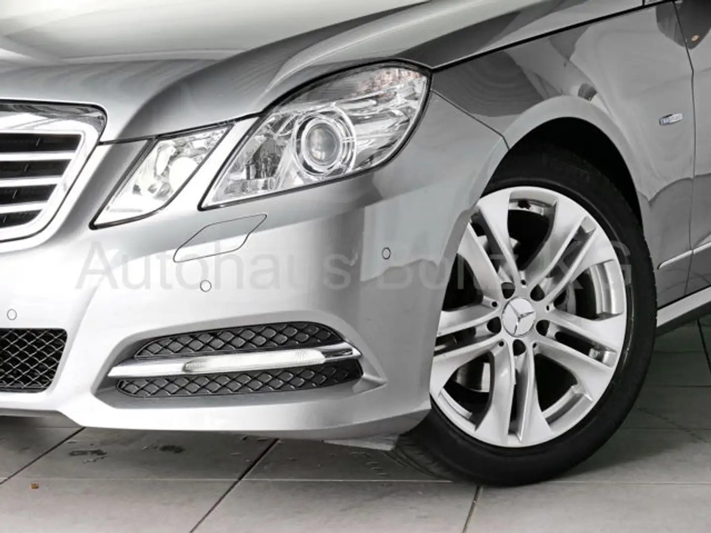 Mercedes-Benz E 200 CGI BE Avantgarde Klimaa. Navi PTS BiX ILS Grijs - 2