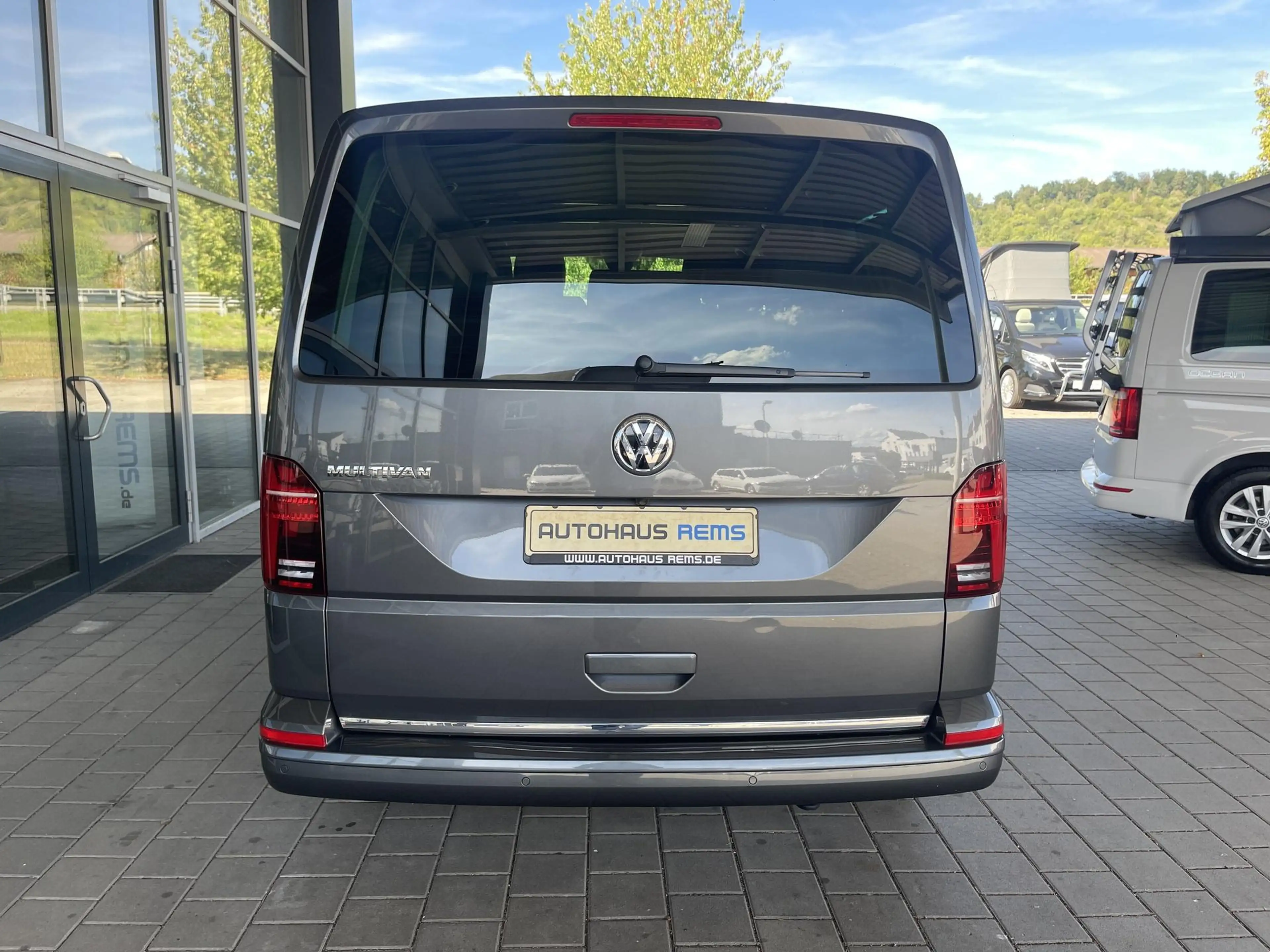 Volkswagen T6.1 Multivan T6.1 Multivan DSG 1.Hand Scheckheft LED — photo 5