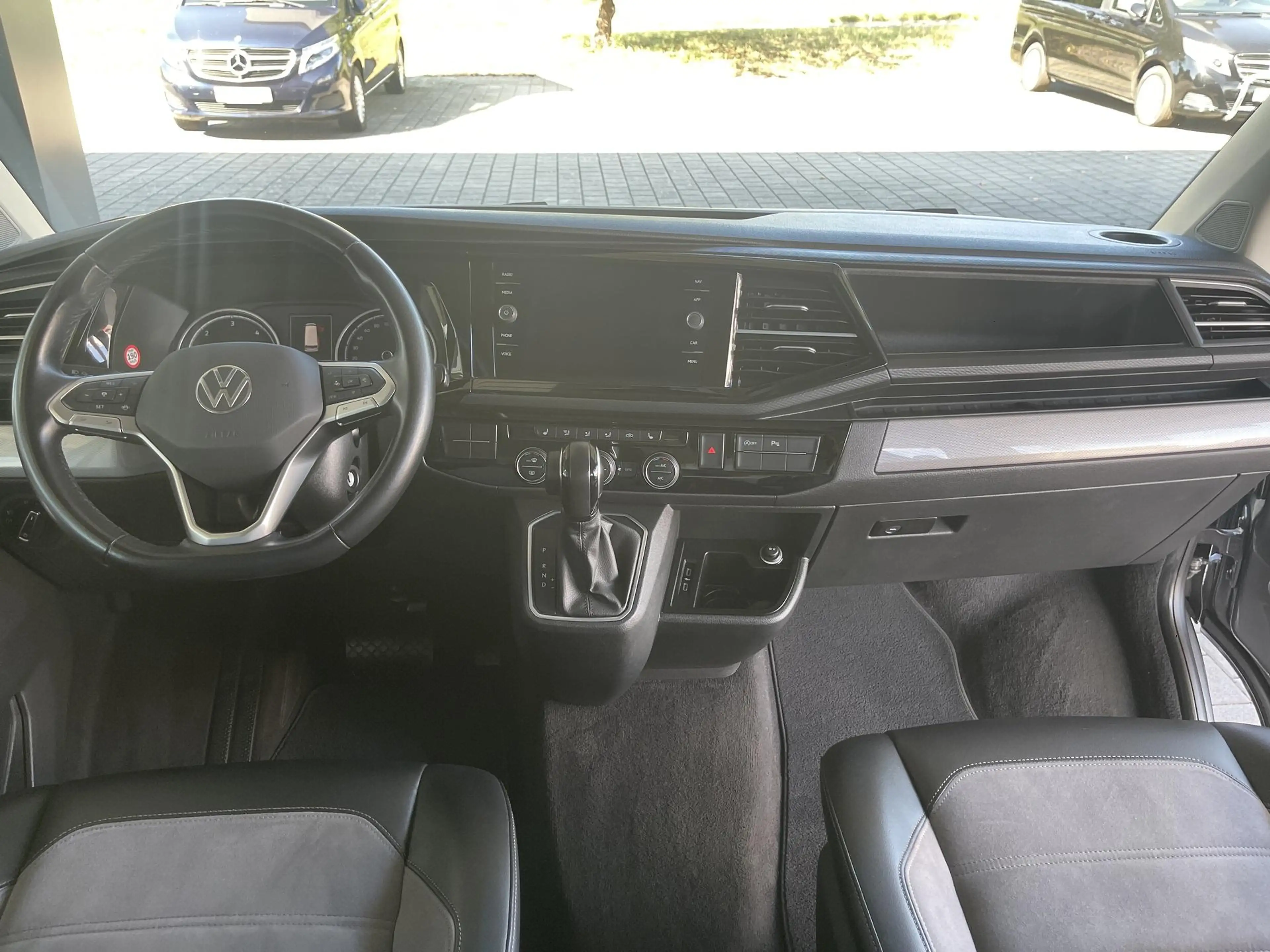 Volkswagen T6.1 Multivan T6.1 Multivan DSG 1.Hand Scheckheft LED — photo 11